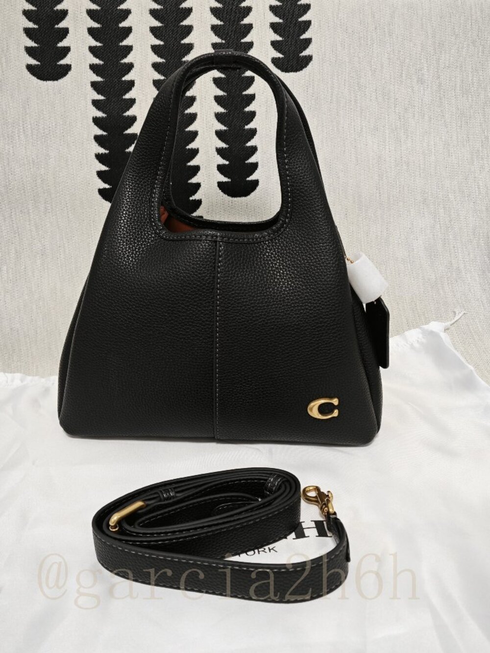 😘😘Coach Lana Shoulder Bag 23 black